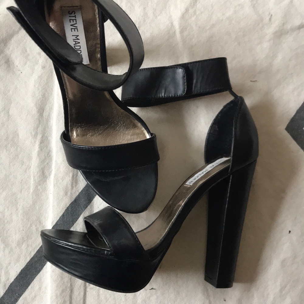 STEVE MADDEN BLACK LEATHER PLATFORM-NEVER WORN